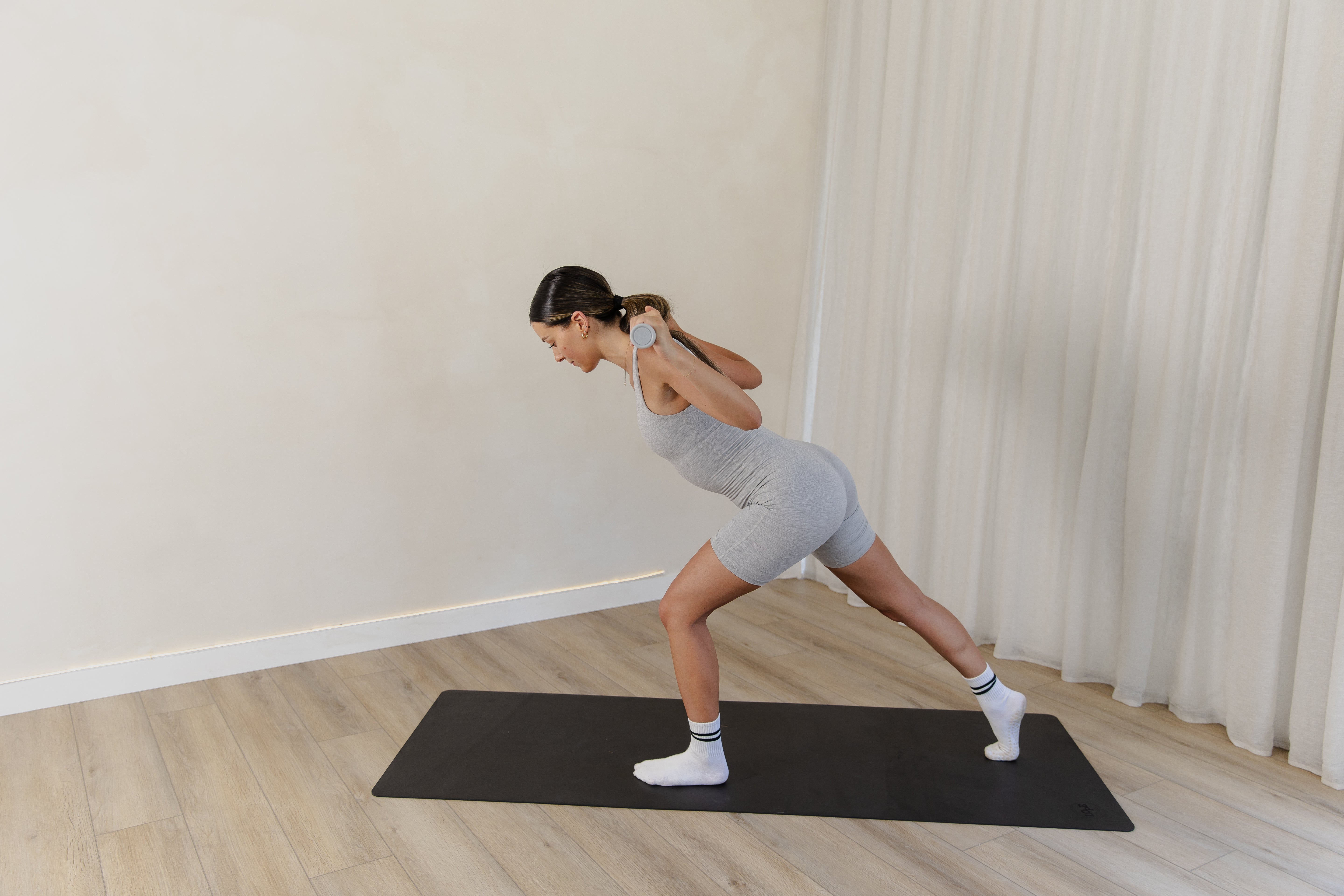 Weighted Bar 8kg Grey