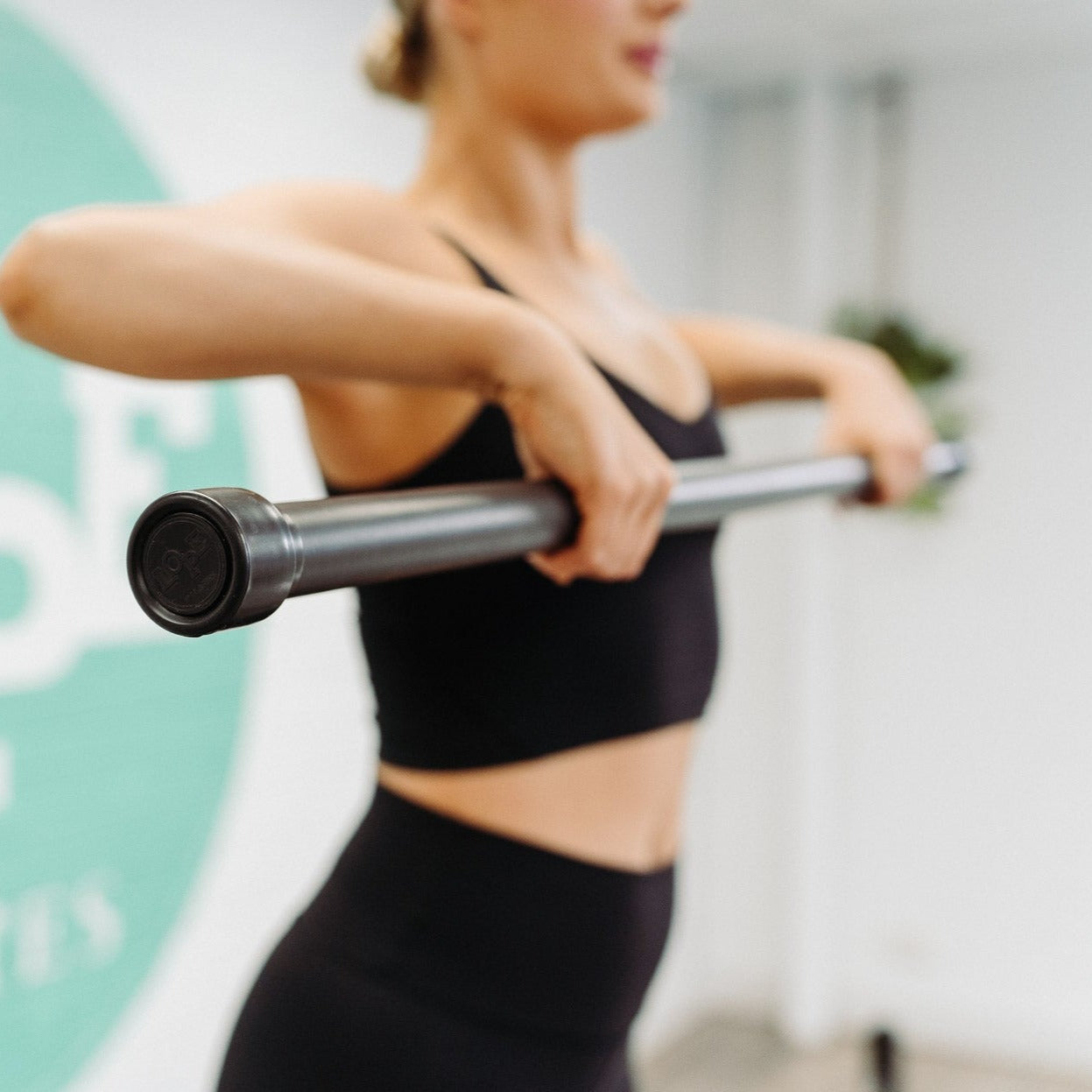 Weighted Bar 2kg Black