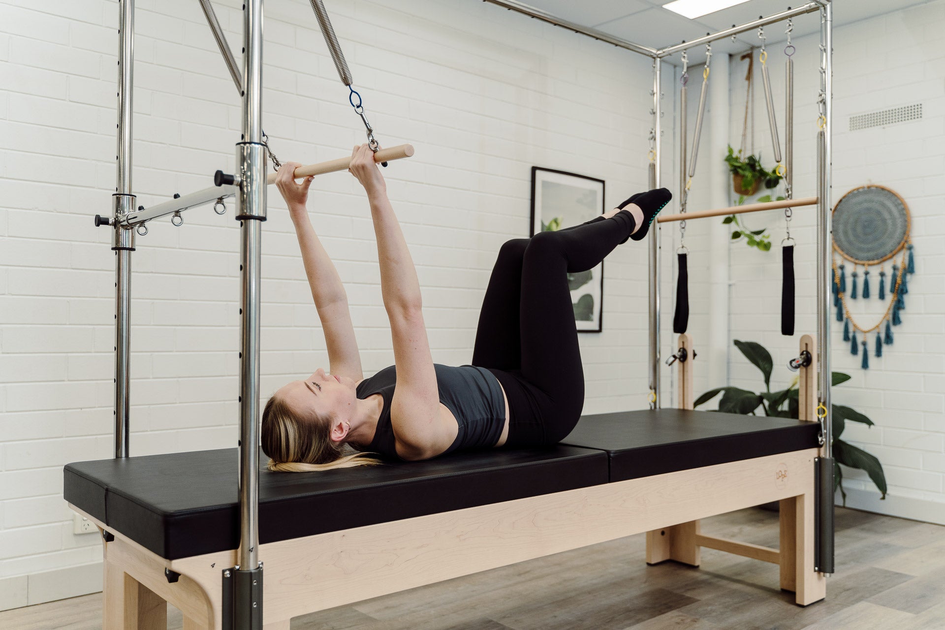 Trapeze Reformer Bar