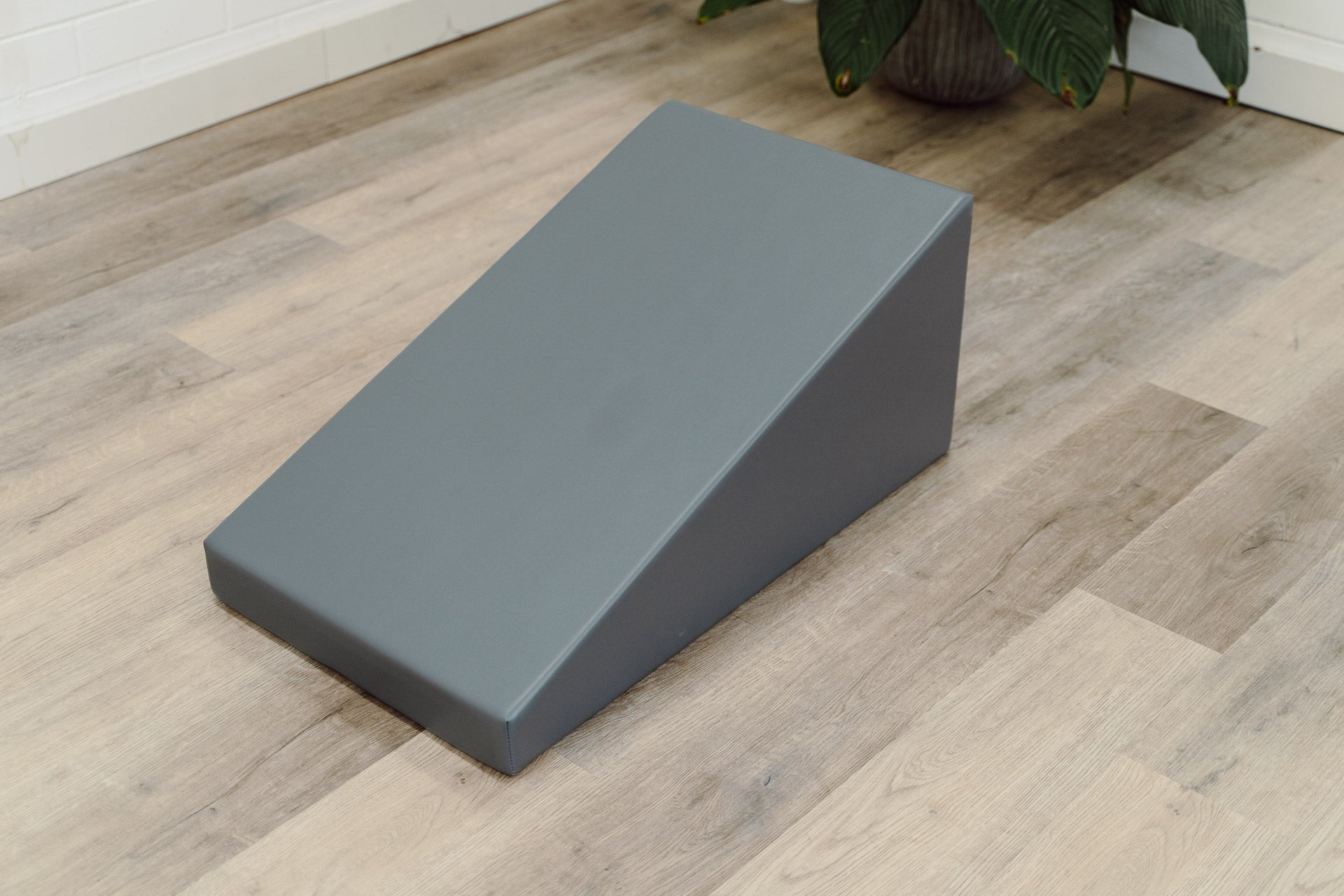 Therapy Wedge Grey