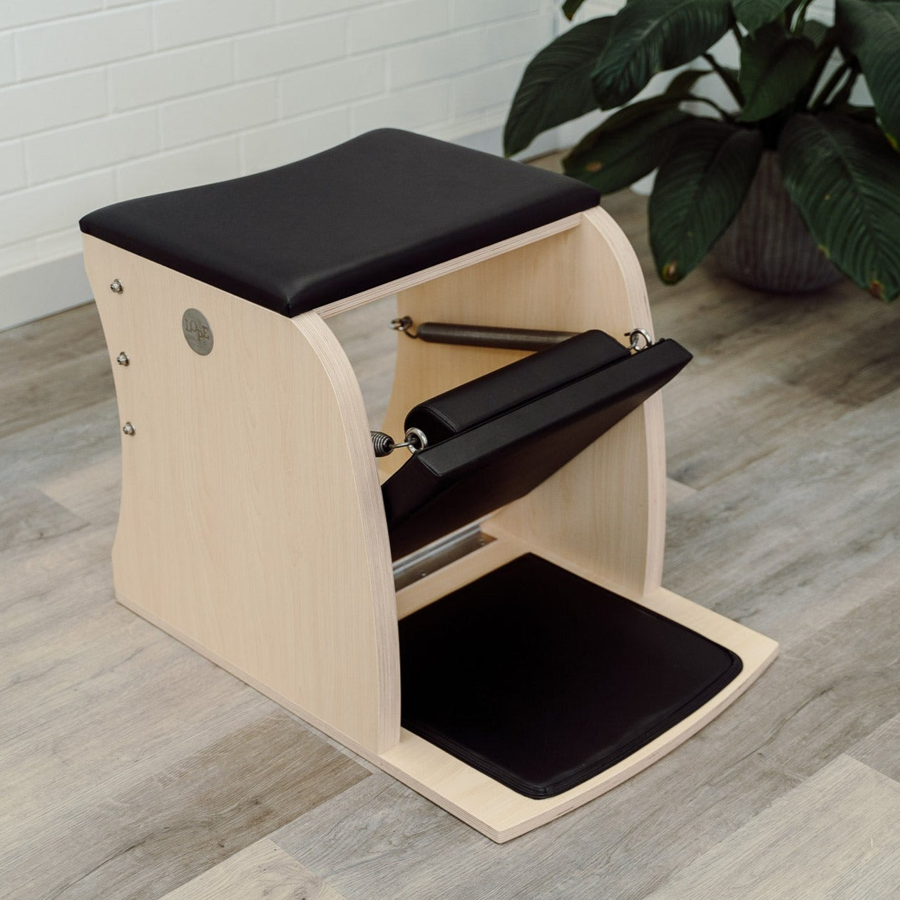 Classic Wunda Chair